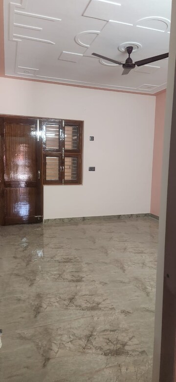 Room in 2 BHK Independent House at New Colony – for Rent