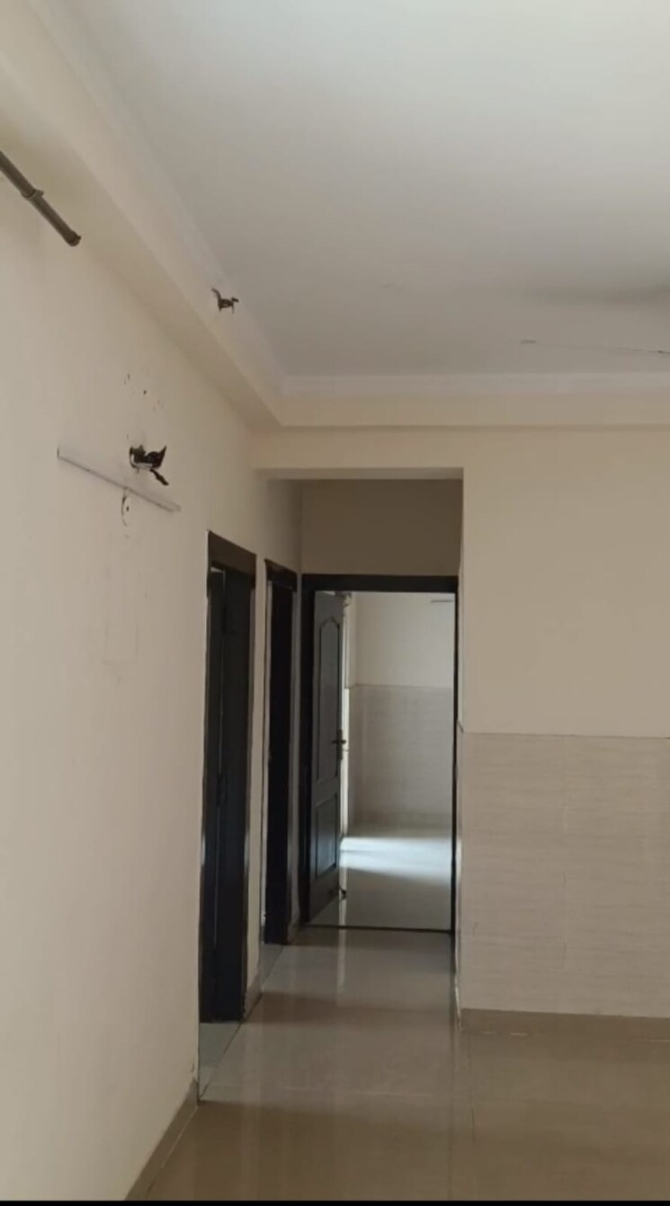 Room, amrapali-platinum 3 Bedroom 1325 Sq.Ft. Apartment In Sector 119 Noida 9262466