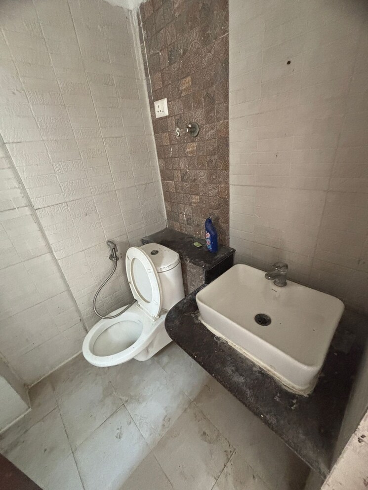Bathroom, arihant-amber 2.5 Bedroom 1150 Sq.Ft. Apartment In Sector 1 Greater Noida Greater Noida 9262484