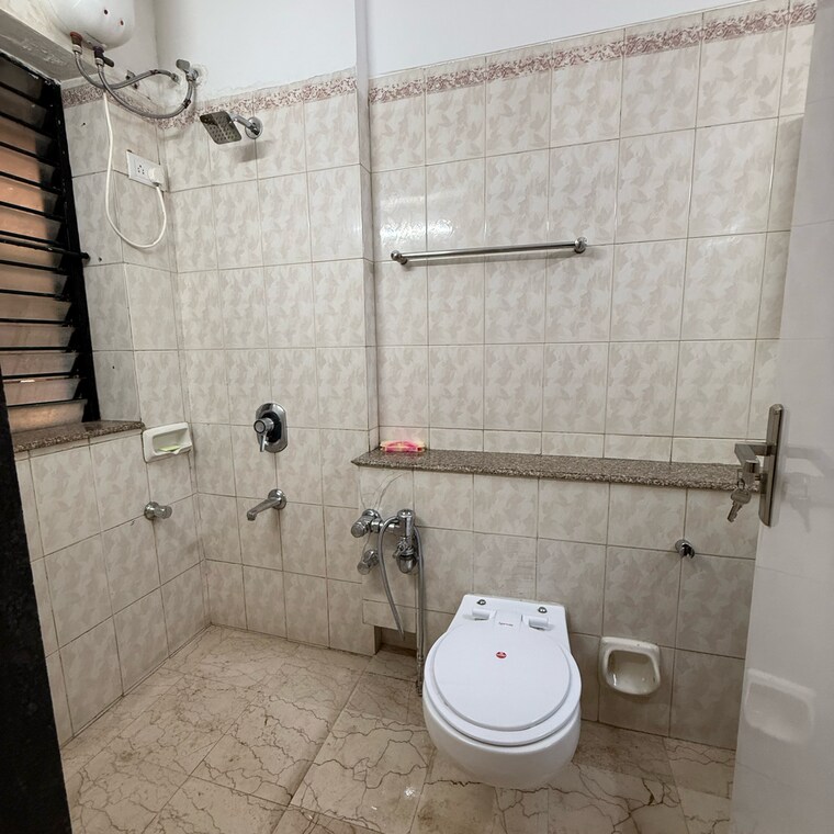 Bathroom, k-raheja-raheja-classique 2 Bedroom 1000 Sq.Ft. Apartment In Shashtri Nagar Mumbai 9262539