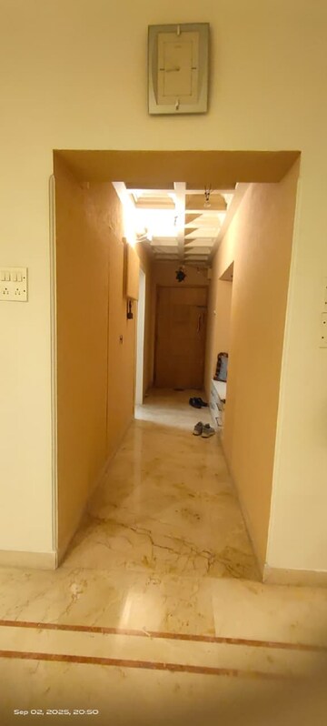 Living Room in 3 BHK Apartment at Khar West – for Rent