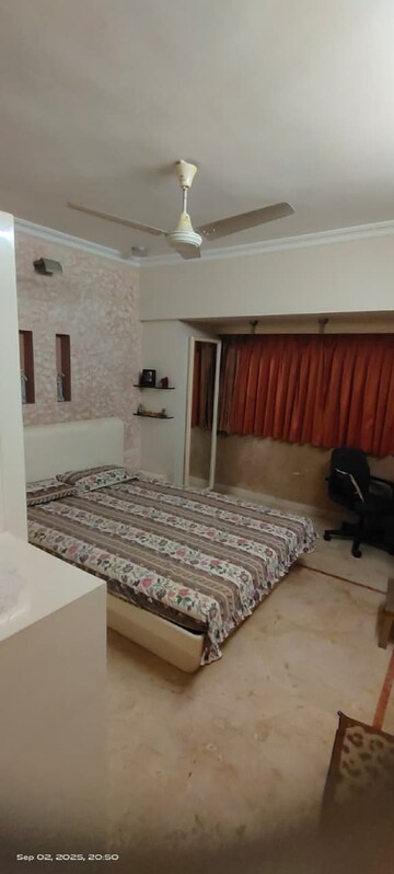 Bedroom in 3 BHK Apartment at Khar West – for Rent