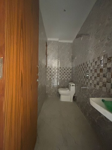 Bathroom in 1 BHK Builder Floor at Saket – for Rent