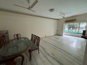 Bedroom in 2 BHK Apartment at Punam CHS Malabar Hill, Malabar Hill – for Rent