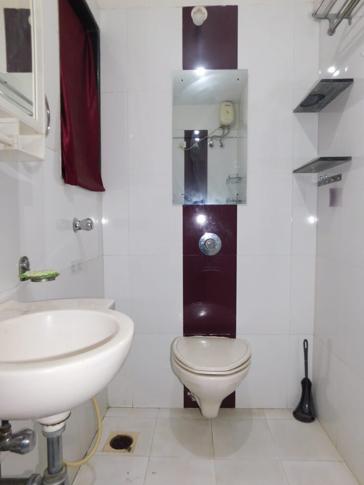 Bathroom, prime-rose-apartment-andheri-west 3 Bedroom 1300 Sq.Ft. Apartment In Andheri West Mumbai 9262586