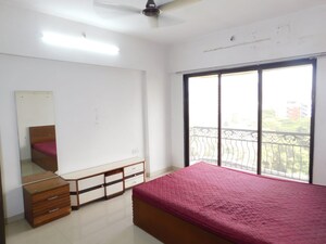 Bedroom in 3 BHK Apartment at Prime Rose Apartment Andheri West, Andheri West – for Rent