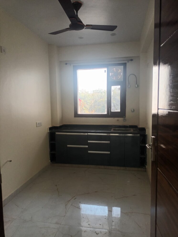 Kitchen, palam vihar 5 Bedroom 4680 Sq.Ft. Builder Floor In Palam Vihar Gurgaon 9262514