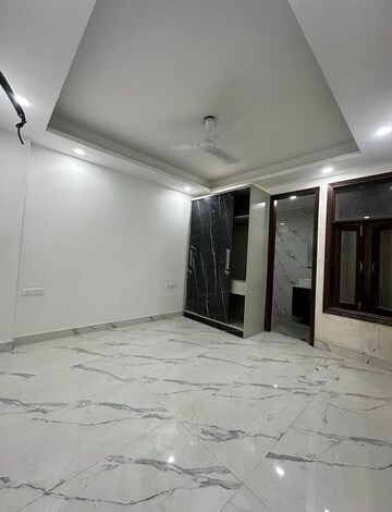 Room in 2 BHK Builder Floor at Saket – for Rent
