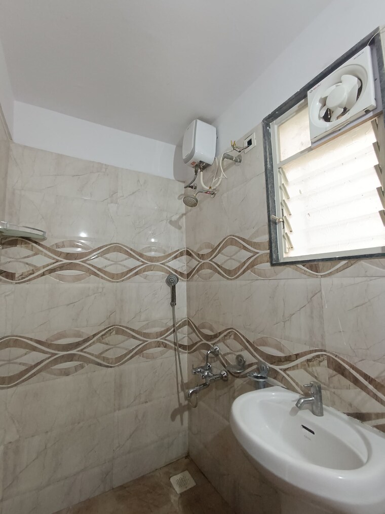 Bathroom, thergaon 2 Bedroom 800 Sq.Ft. Apartment In Thergaon Pune 9262613