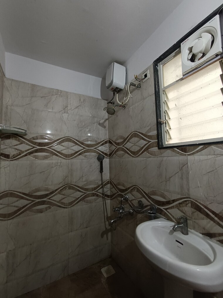 Bathroom, thergaon 2 Bedroom 800 Sq.Ft. Apartment In Thergaon Pune 9262613