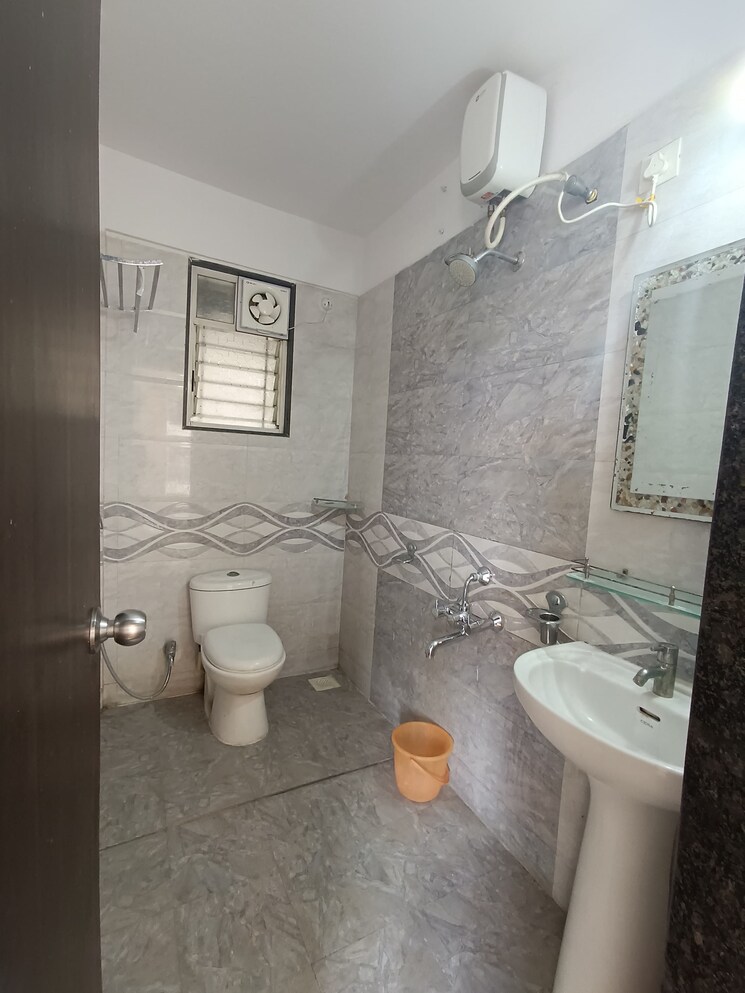 Bathroom, thergaon 2 Bedroom 800 Sq.Ft. Apartment In Thergaon Pune 9262613