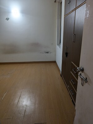 Room in 2 BHK Apartment at Jaypee Green Wish town Klassic, Sector 134 – for Rent