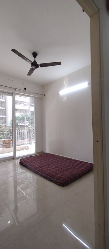Room in 2 BHK Apartment at Signature The Millennia 2, Sector 37d – for Rent