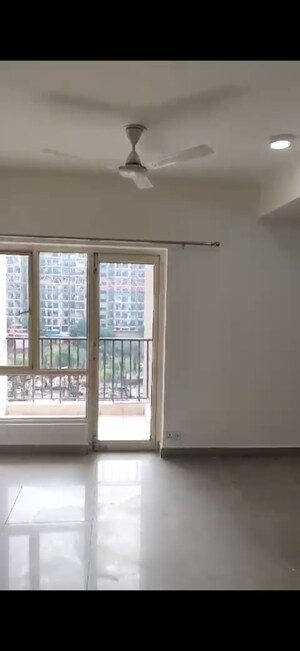 Room in 2 BHK Apartment at Panchsheel Greens II, Sector 16 Greater Noida – for Sale