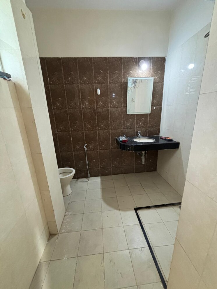 Bathroom, wakad 2 Bedroom 900 Sq.Ft. Apartment In Wakad Pune 9262666