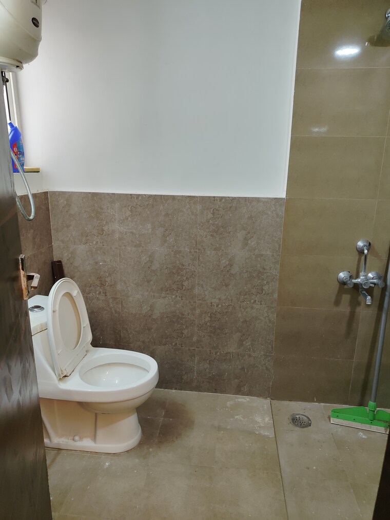 Bathroom, suncity-avenue-76 2 Bedroom 635 Sq.Ft. Apartment In Sector 76 Gurgaon 9262704