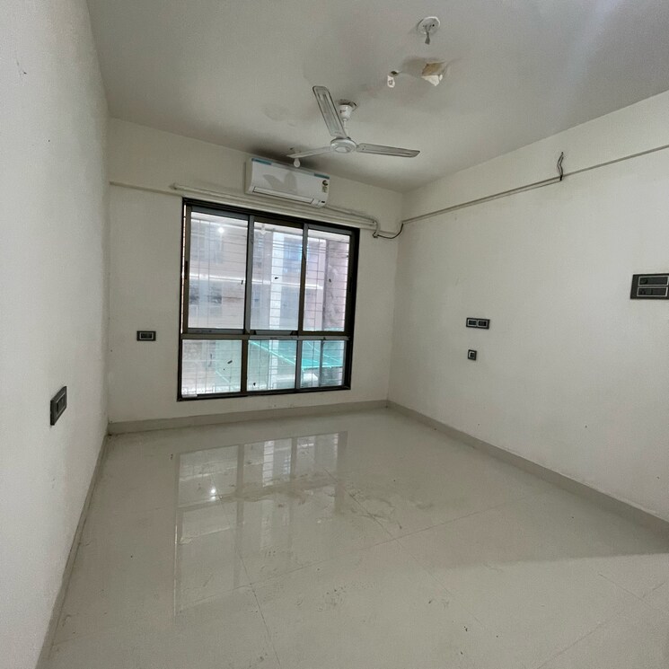 Room, malad east 1 Bedroom 405 Sq.Ft. Apartment In Malad East Mumbai 9262714