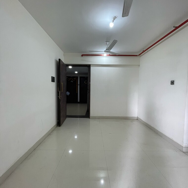 Room, malad east 1 Bedroom 405 Sq.Ft. Apartment In Malad East Mumbai 9262714