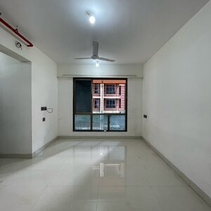 Room in 1 BHK Apartment at Malad East – for Rent