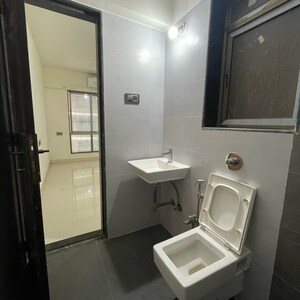 Bathroom in 1 BHK Apartment at Malad East – for Rent