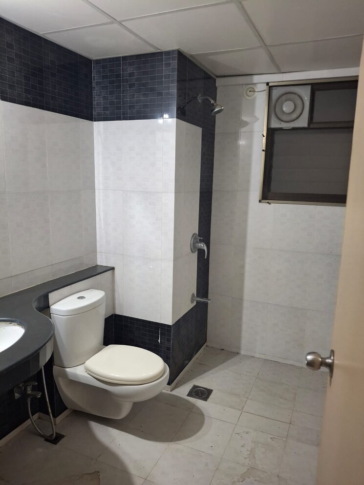 Bathroom, paranjape-blue-ridge 2 Bedroom 1027 Sq.Ft. Apartment In Hinjewadi Pune 9262683