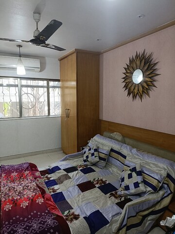 Bedroom in 2 BHK Apartment at Juhu – for Rent