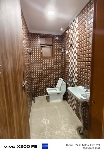 Bathroom in 1 BHK Builder Floor at Saket – for Rent