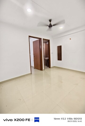 Room in 1 BHK Builder Floor at Saket – for Rent
