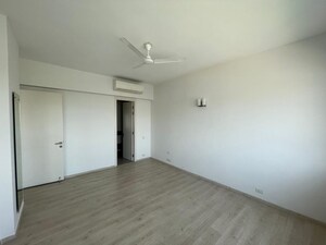 Room in 3 BHK Apartment at Ireo Skyon, Sector 60 – for Rent