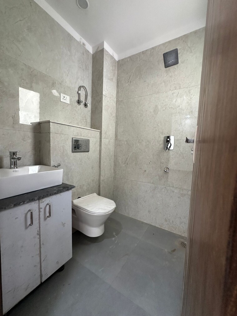 Bathroom, saket 2 Bedroom 806 Sq.Ft. Builder Floor In Saket Delhi 9262708