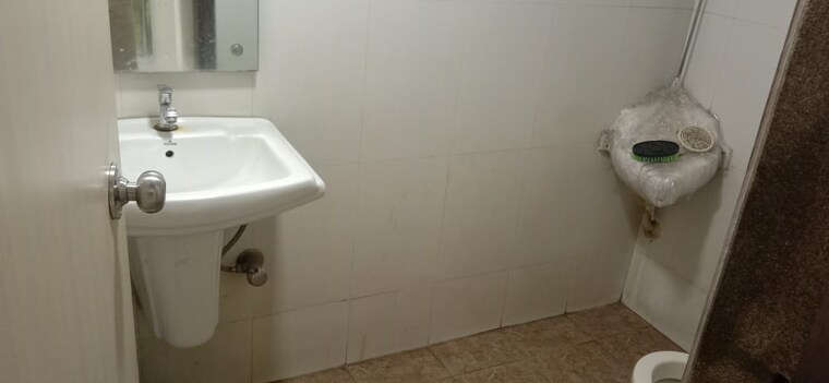 Bathroom, mayuresh-cosmos Commercial Office Space 1700 Sq.Ft. In Cbd Belapur Sector 11 Navi Mumbai 9262750