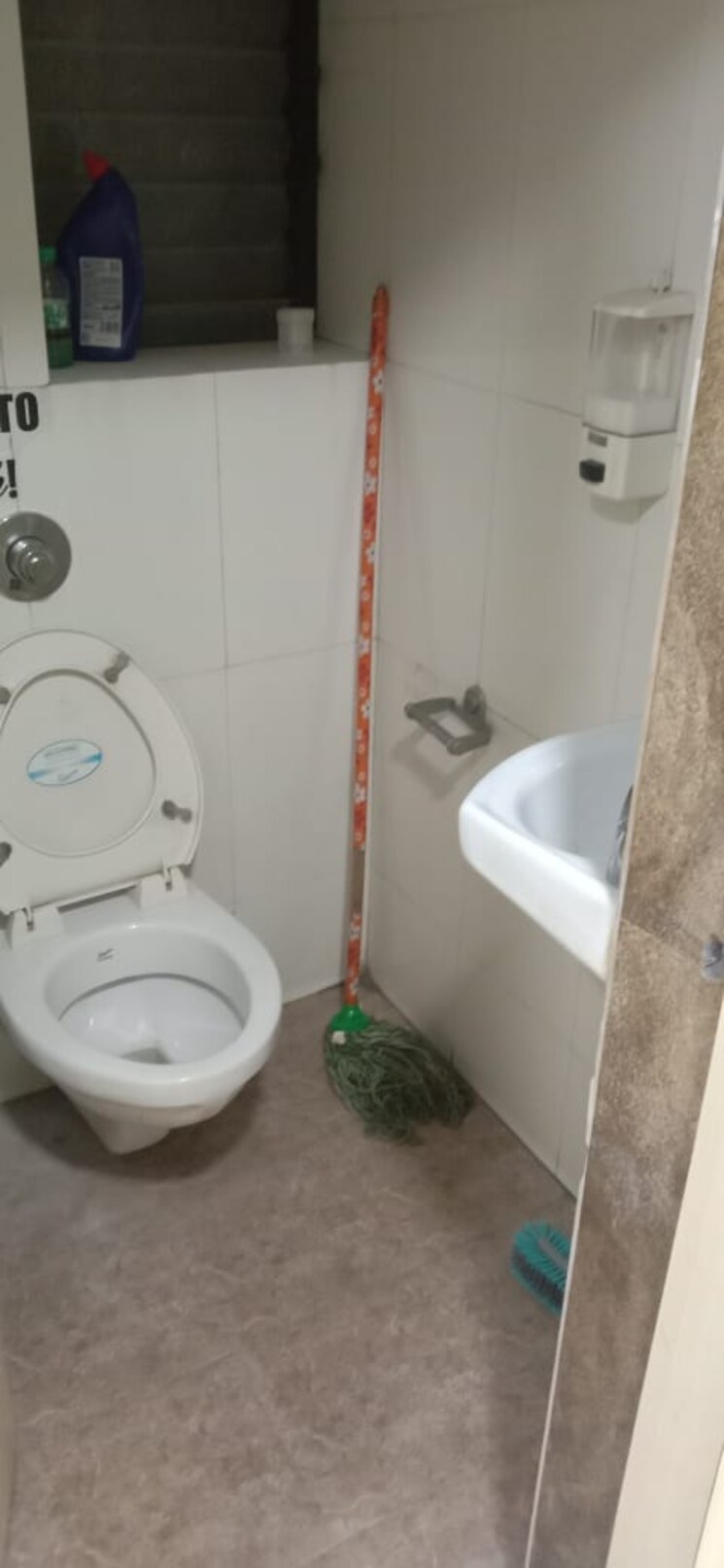 Bathroom, mayuresh-cosmos Commercial Office Space 1700 Sq.Ft. In Cbd Belapur Sector 11 Navi Mumbai 9262750