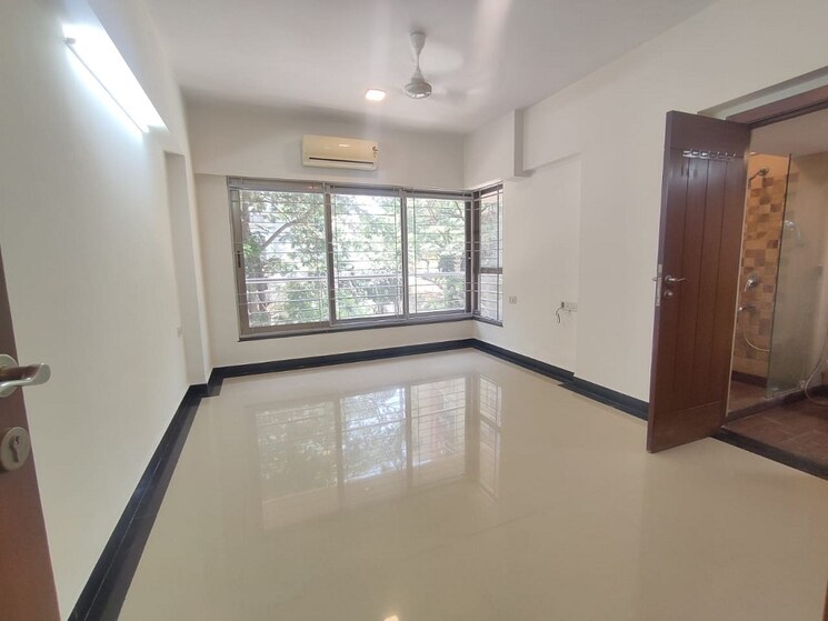 Room, santacruz west 3 Bedroom 1200 Sq.Ft. Apartment In Santacruz West Mumbai 9262733