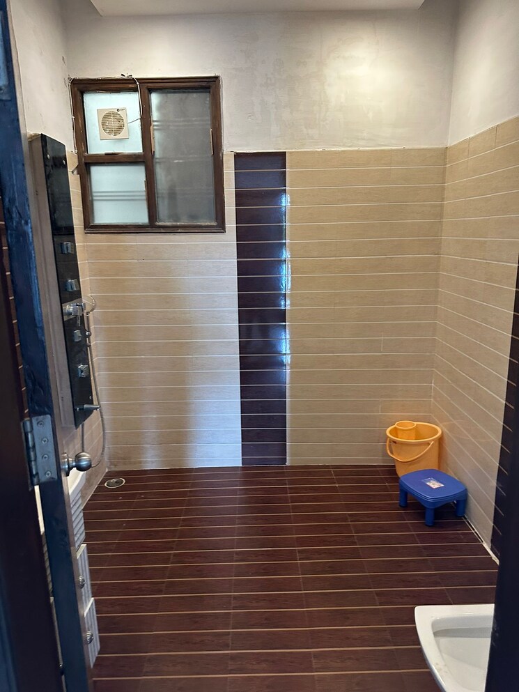 Bathroom, sector 4 1 Bedroom 450 Sq.Ft. Independent House In Sector 4 Panchkula 9262741