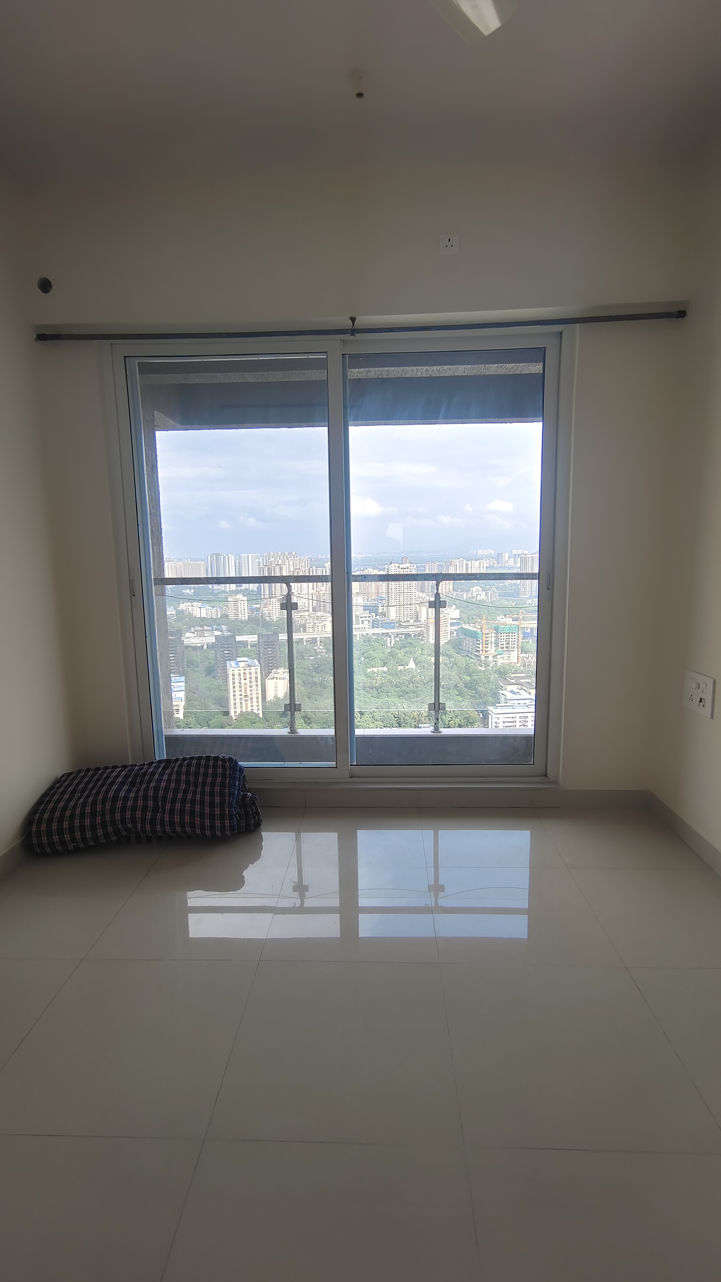 2 BHK + Servant Room Apartment For Rent in Ashar Edge