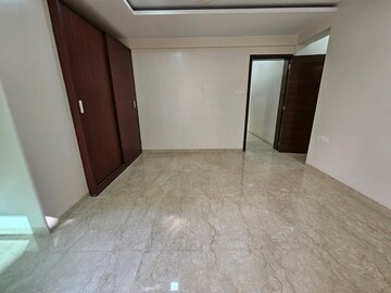 Room in 2 BHK Apartment at Bandra West – for Rent
