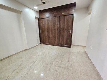 Room in 2 BHK Apartment at Bandra West – for Rent
