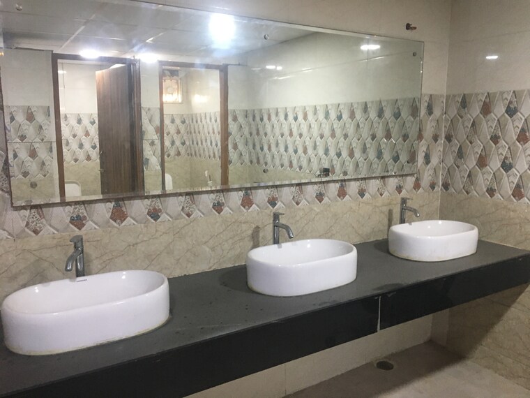 Washroom, sector 62 Commercial Office Space 12000 Sq.Ft. In Sector 62 Noida 9262787
