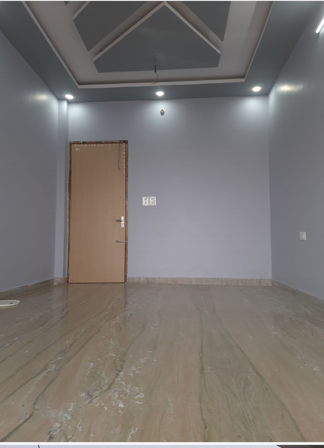 Office Space For Rent in Private Building 