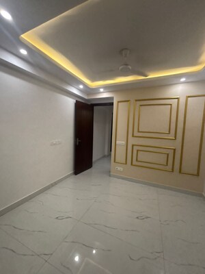 Room in 3 BHK Builder Floor at Saket – for Sale