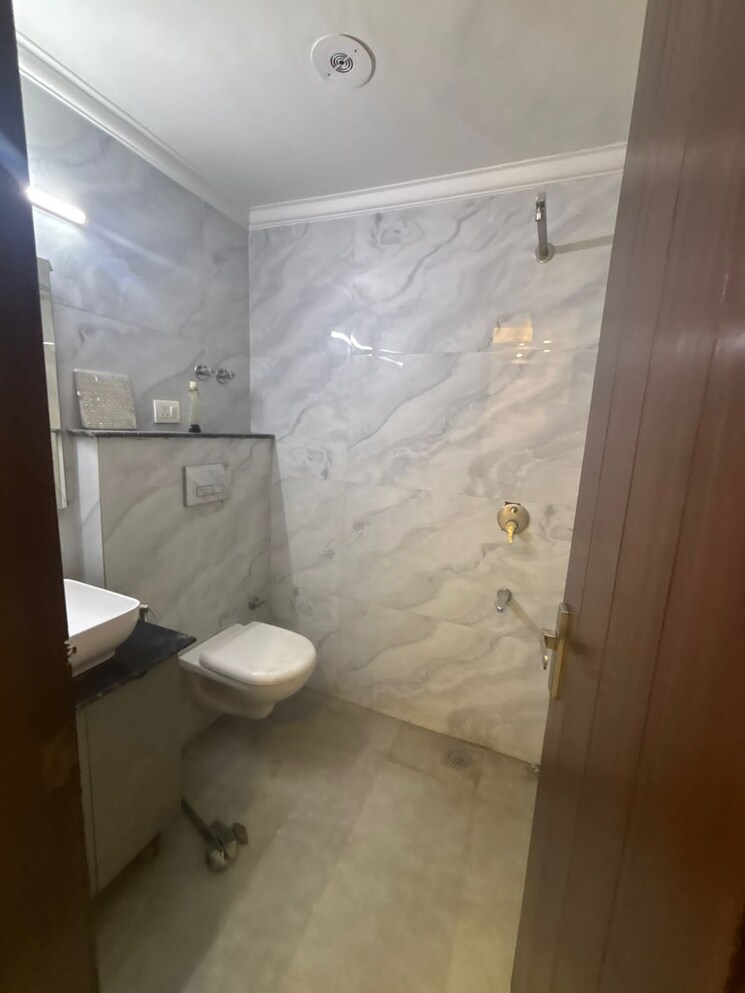 Bathroom, saket 3 Bedroom 1502 Sq.Ft. Builder Floor In Saket Delhi 9262837