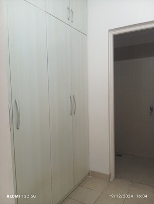 Room in 2.5 BHK Apartment at Emaar Emerald Estate, Sector 65 – for Rent