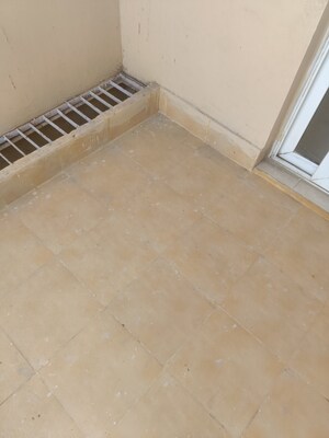 Room in 2 BHK Apartment at Tashee Capital Gateway, Sector 111 – for Rent