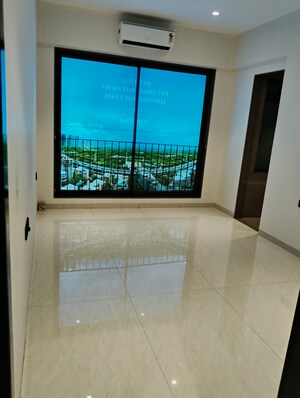 Room in 3 BHK Apartment at Arkade Vistas, Goregaon East – for Sale