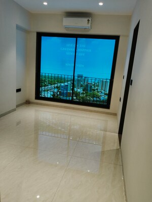 Room in 3 BHK Apartment at Arkade Vistas, Goregaon East – for Sale