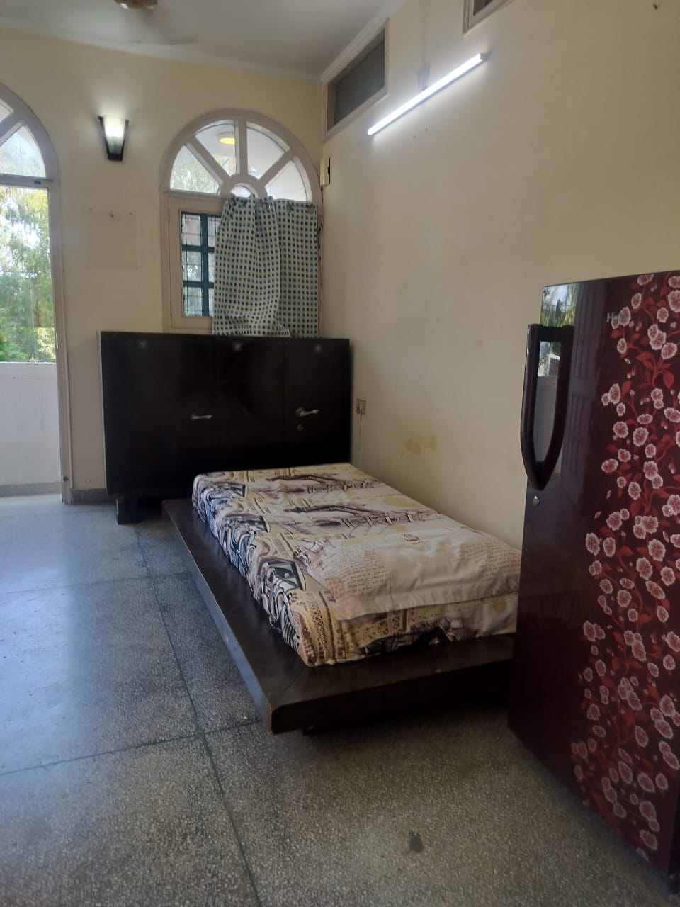 1 Rk+ Pooja Room Villa For Rent in RWA Apartments Sector 26