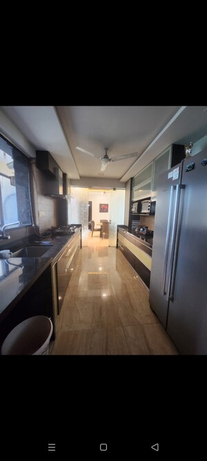 Kitchen in 3.5 BHK Apartment at Hiranandani Meadows, Manpada – for Rent