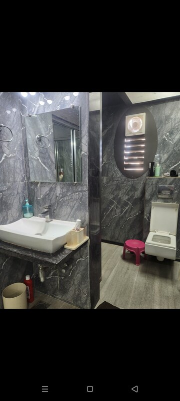 Bathroom in 3.5 BHK Apartment at Hiranandani Meadows, Manpada – for Rent