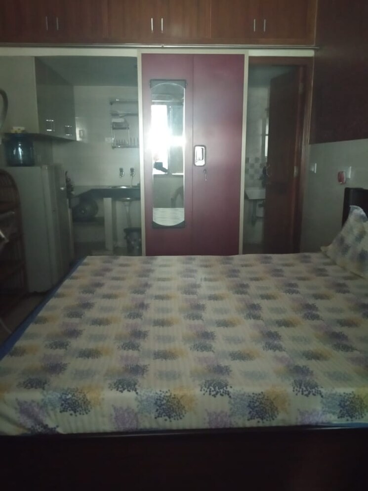  Parking, varun-enclave Studio 400 Sq.Ft. Apartment In Sector 28 Noida 9262951