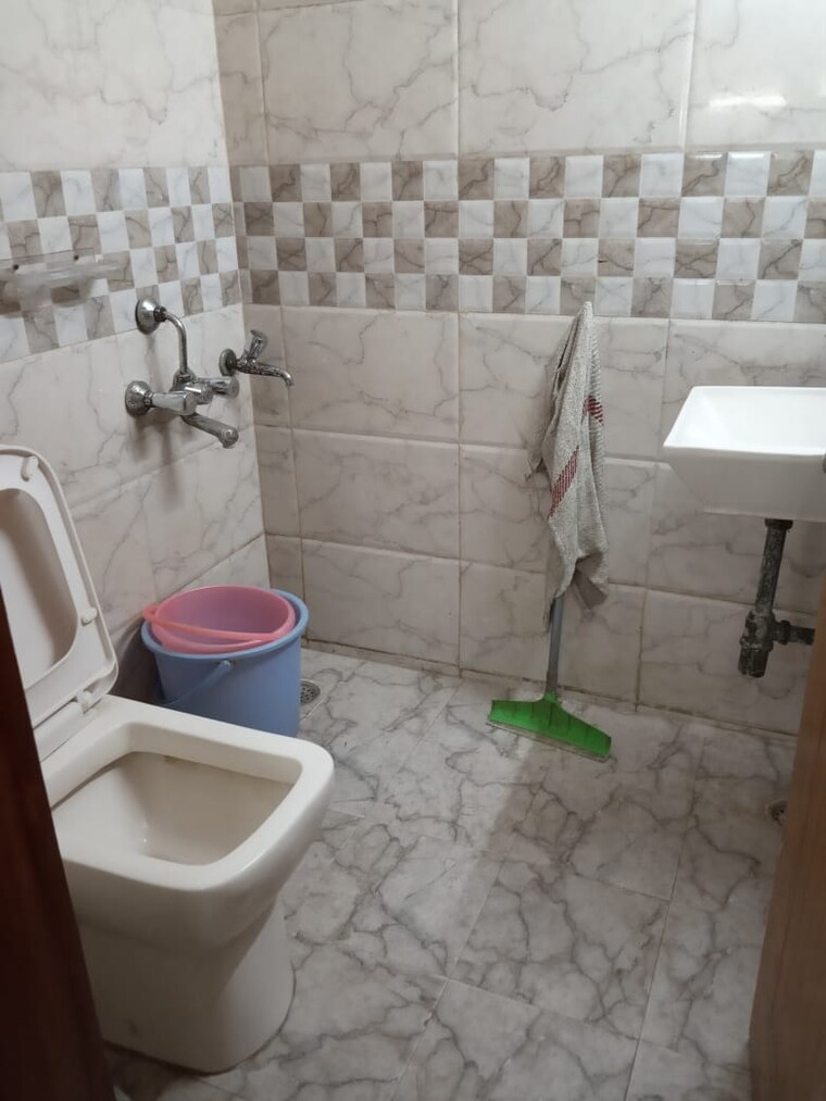 Master Bedroom, varun-enclave Studio 400 Sq.Ft. Apartment In Sector 28 Noida 9262951